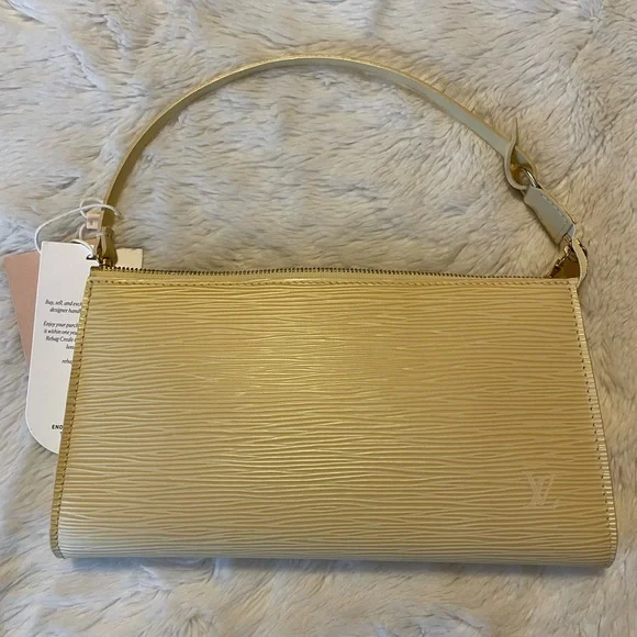 💎✨AUTHENTIC✨💎 Louis Vuitton Pochette Accessoires Epi Leather - Picture 2 of 10